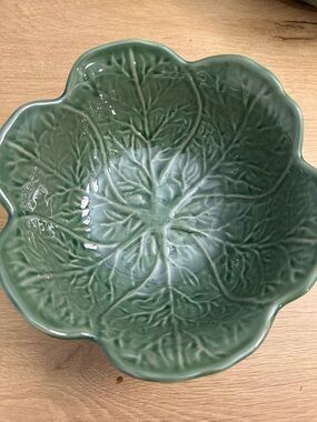 Deltis Leaf-Embossed Ceramic Bowl in Green Made in Portugal Mouth Diameter 8in